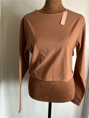 UNLABELED NWT Knit Cropped Pullover Long Sleeve L/XL athletic 2-Tops Tan & Brown